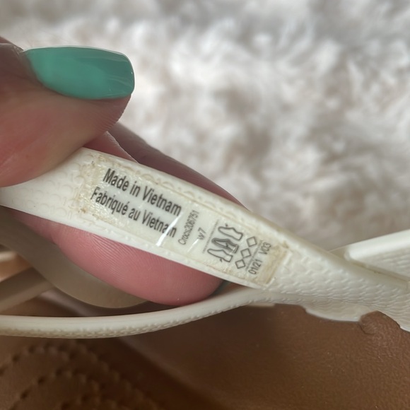 🛍️Crocs Women's Cream Sandals🛍️ size 7 - Picture 7 of 7